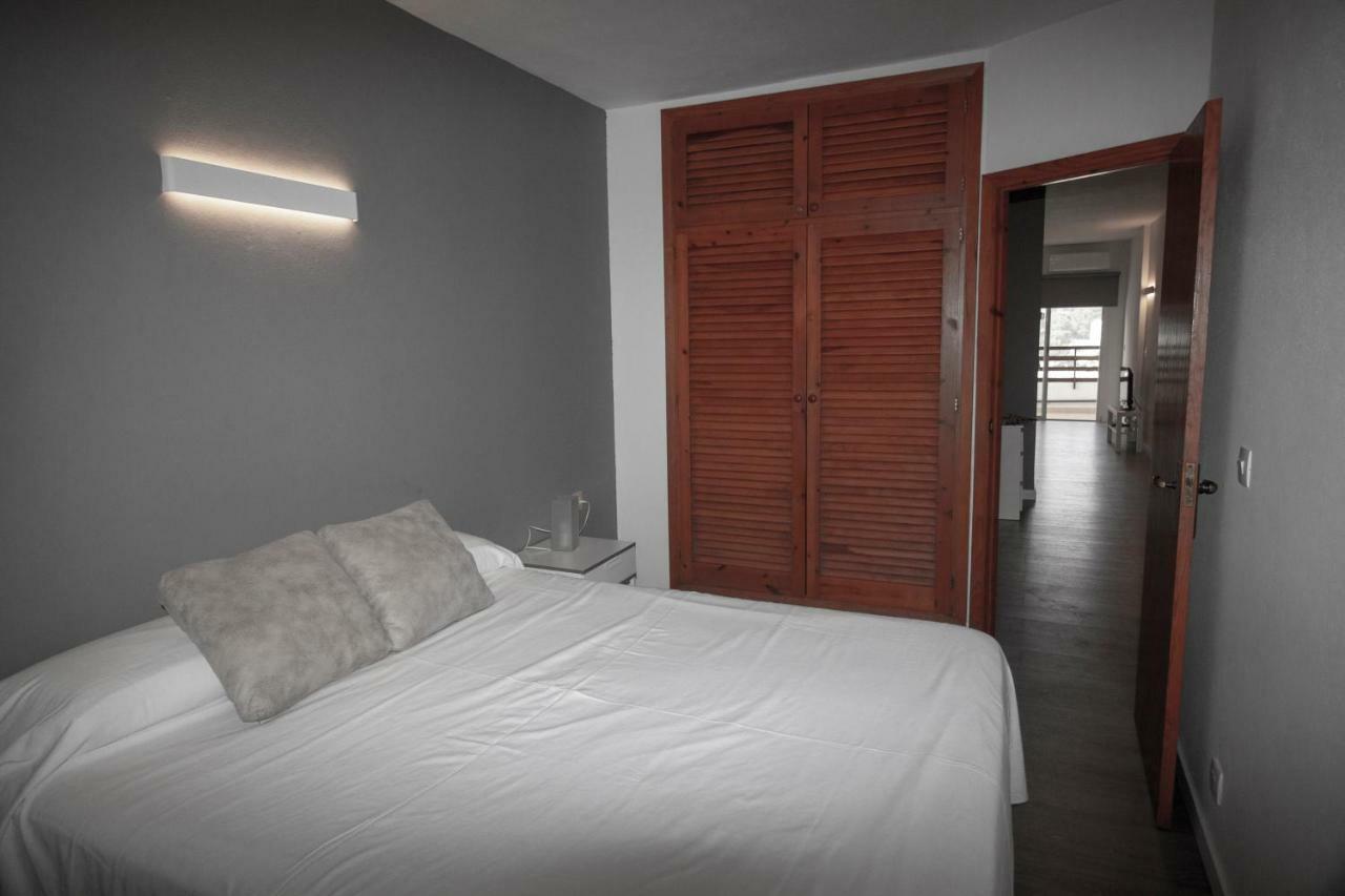 Apartamentos Portinatx Sea View ภายนอก รูปภาพ